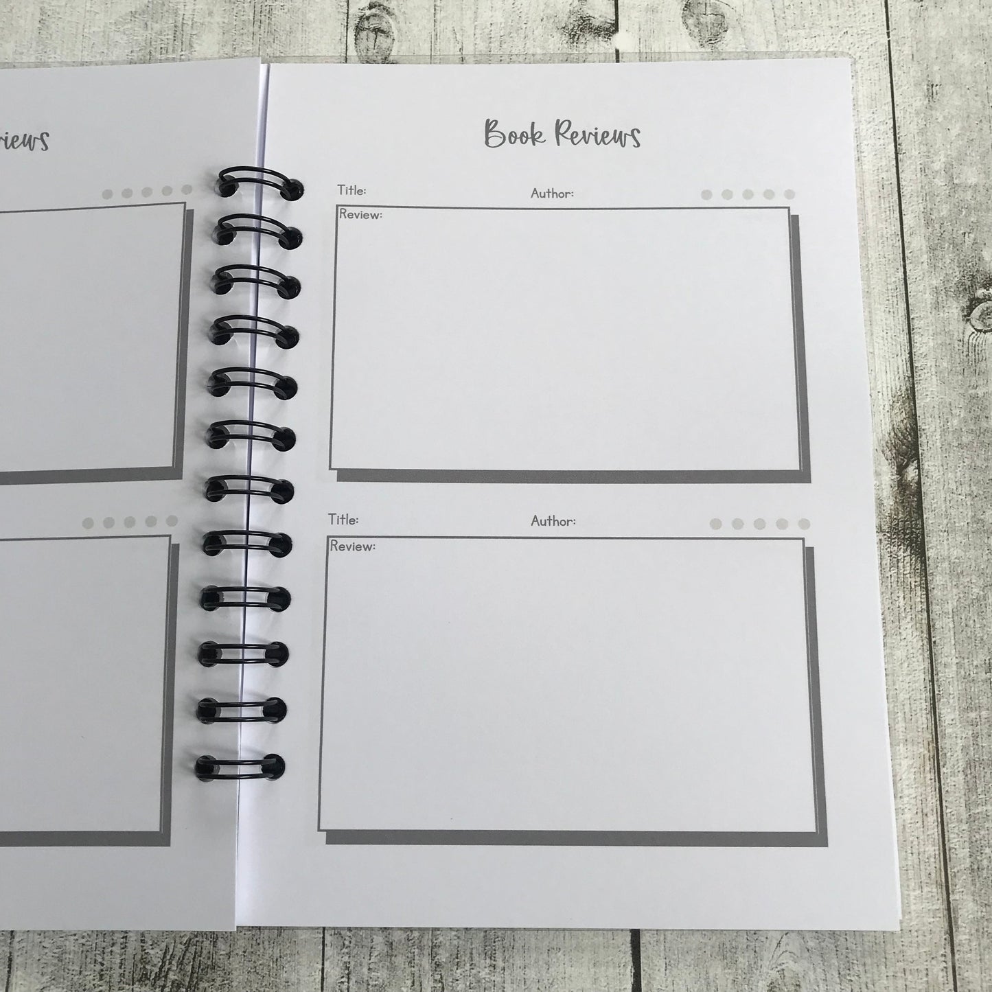 Blue Daisies Reading Journal: TBR, Reading Log, Book Tracker, Book Reviews, Favourite Authors, Quotes And Best Reads.